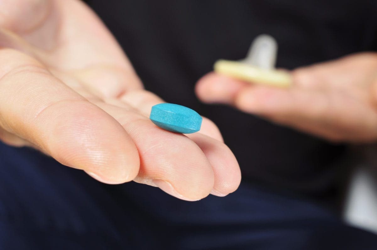 Doctors drive pill experiment photo